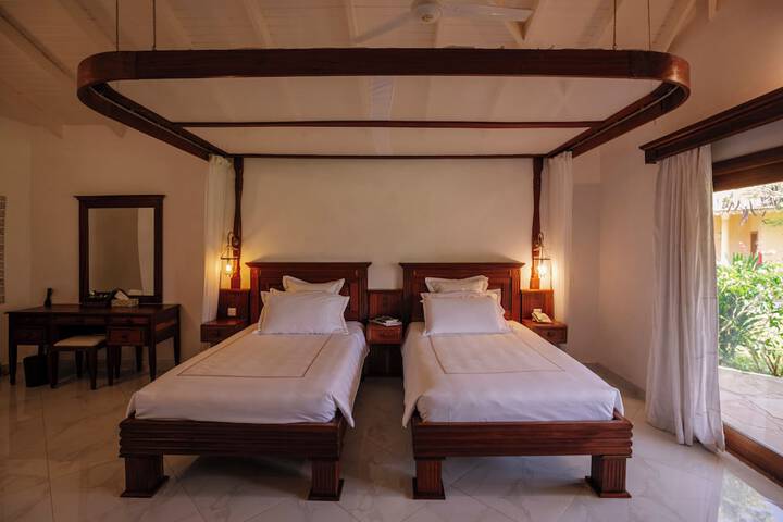 Room 30 of 143