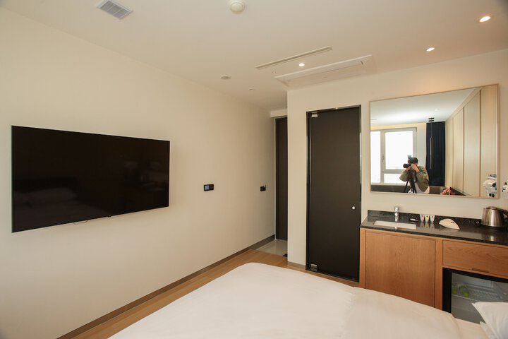 Room 6 of 59