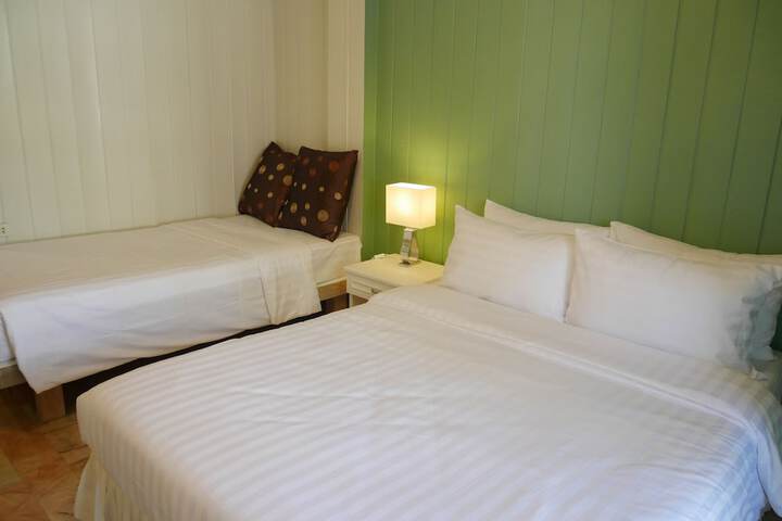 Room 26 of 122