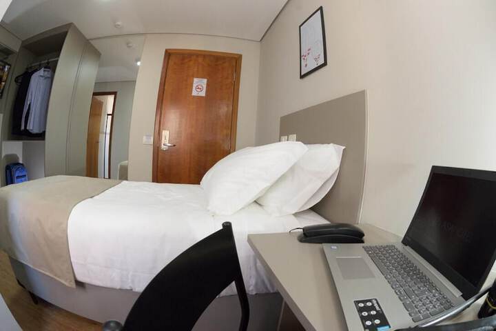 Room 12 of 41
