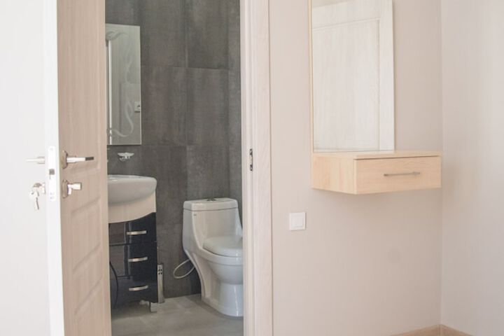 Room 25 of 47