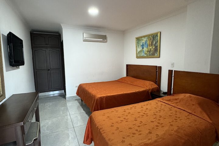 Room 37 of 65