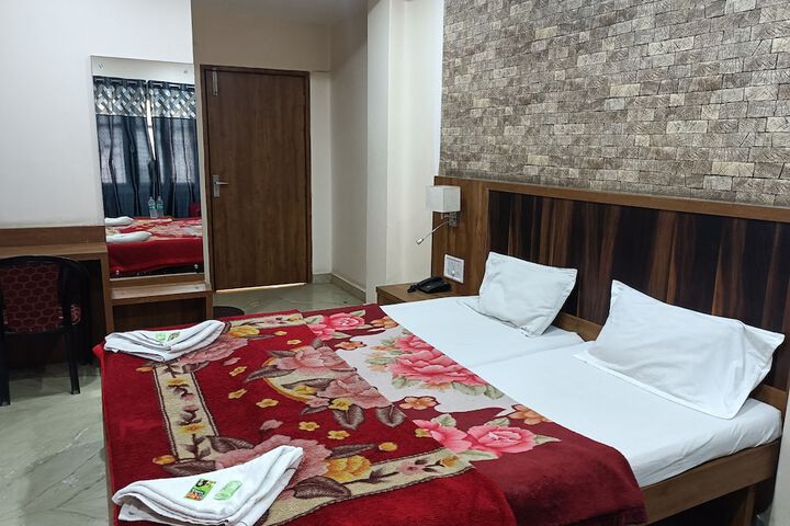 Room 18 of 37