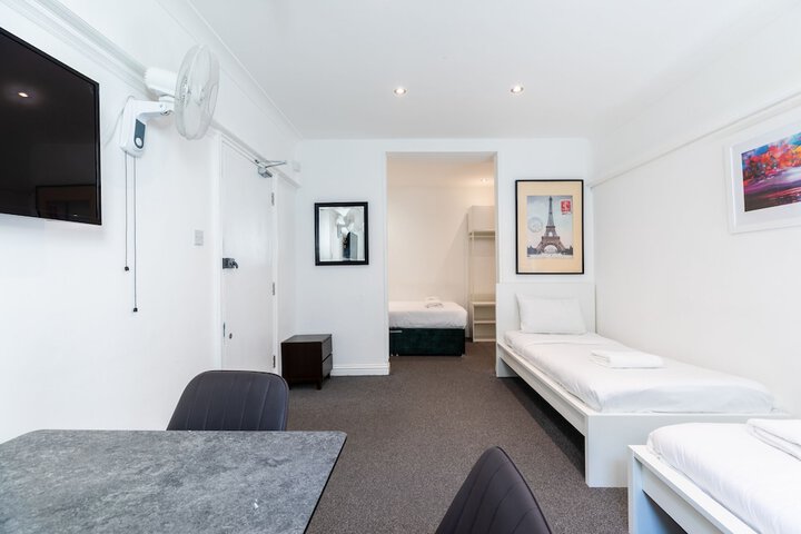 Room 16 of 78