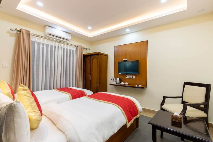 Room 3 of 38