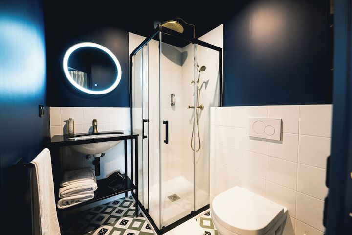Room 20 of 32