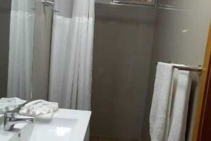 Room 11 of 28