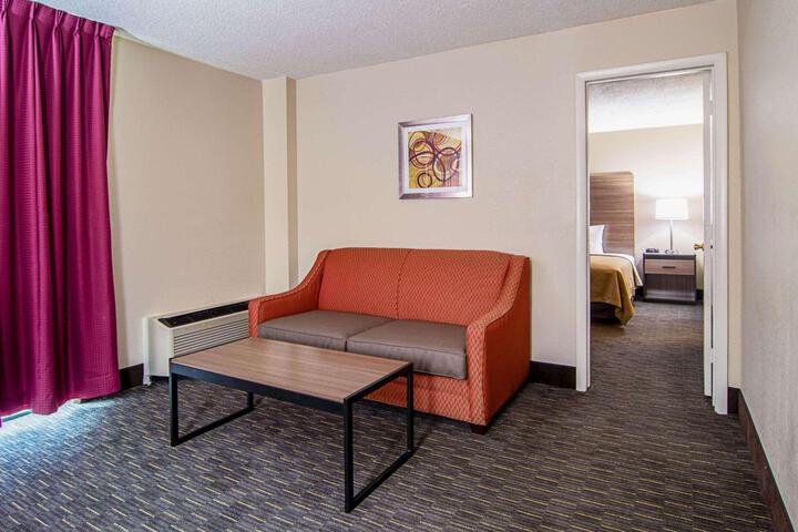 1 King Bed (19 of 21)