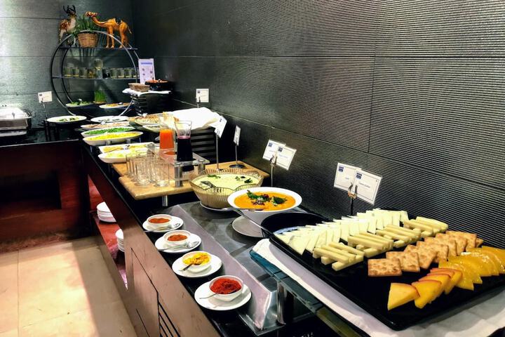 Dining 104 of 124