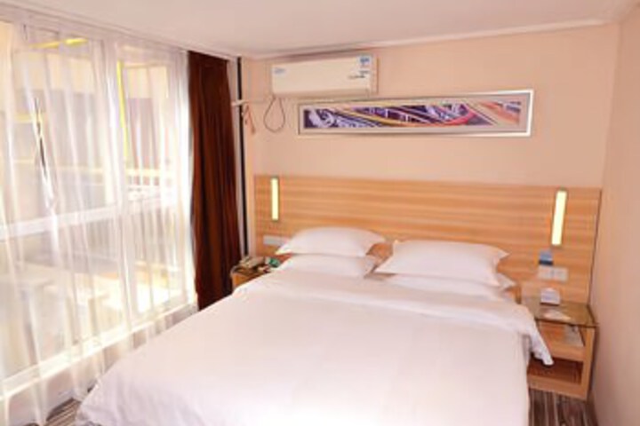 Room 2 of 9