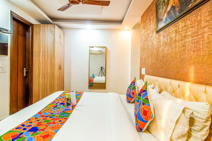 Room 11 of 25