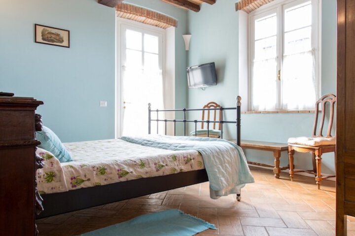 Room 3 of 26