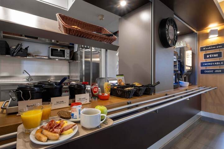 Breakfast/Coffee Service 20 of 29