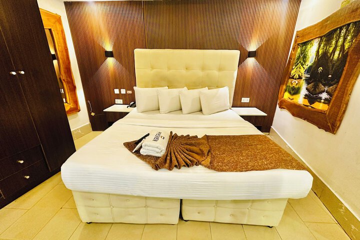 Room 15 of 51