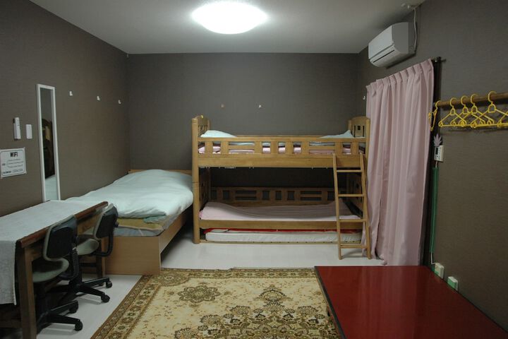 Room 19 of 111
