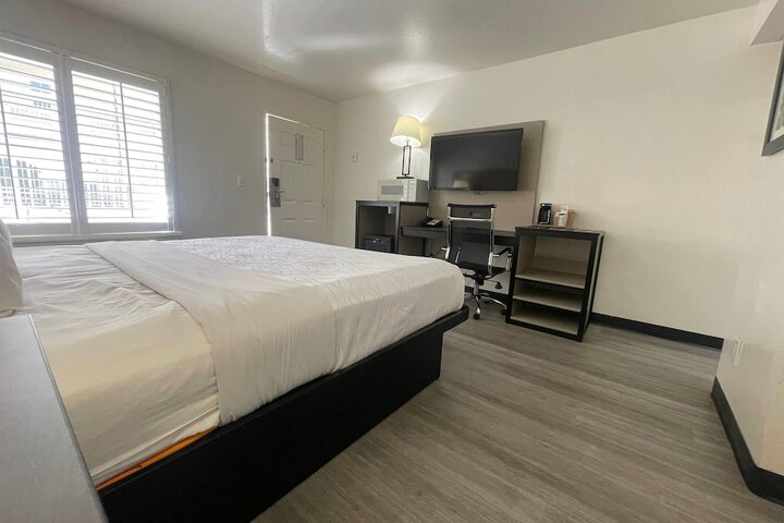 Room 3 of 12