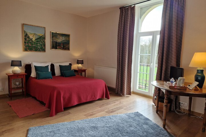 Room 2 of 35