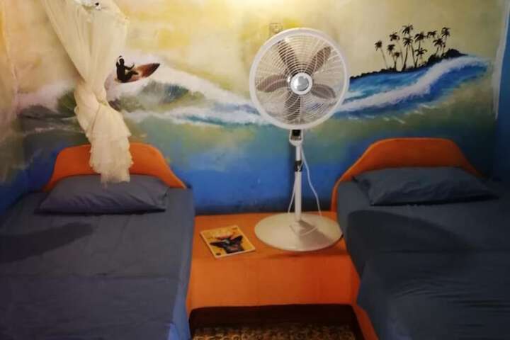 Room 15 of 48