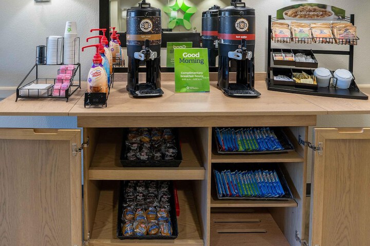 Breakfast/Coffee Service 15 of 16