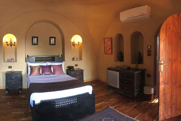 Room 43 of 193
