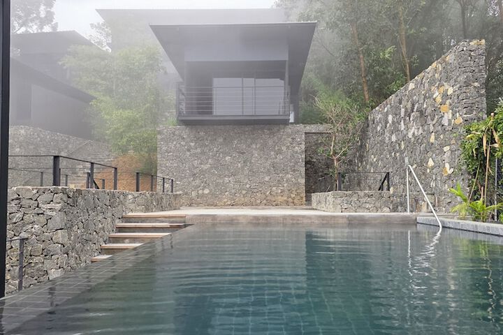 Pool 10 of 20