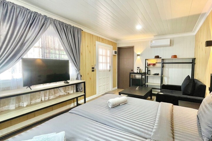 Room 4 of 22