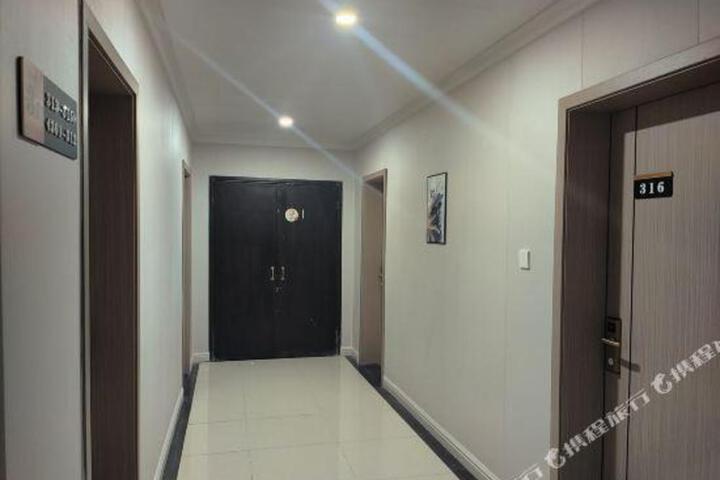 Jiuding Business Hotel