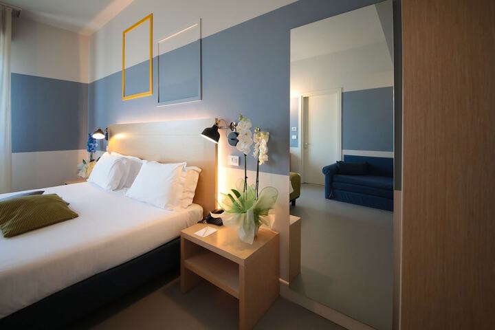 Room 25 of 46