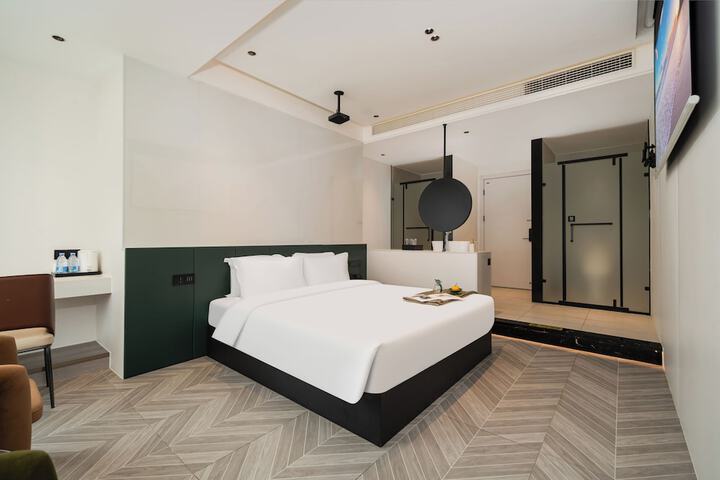 Room 5 of 24