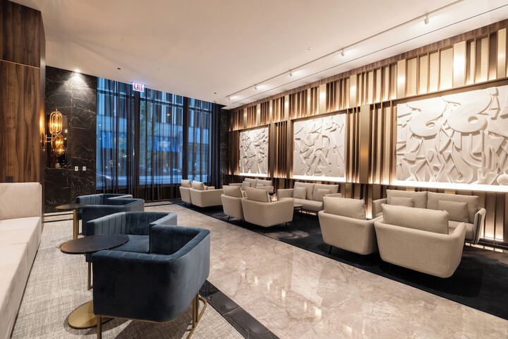 Lobby lounge