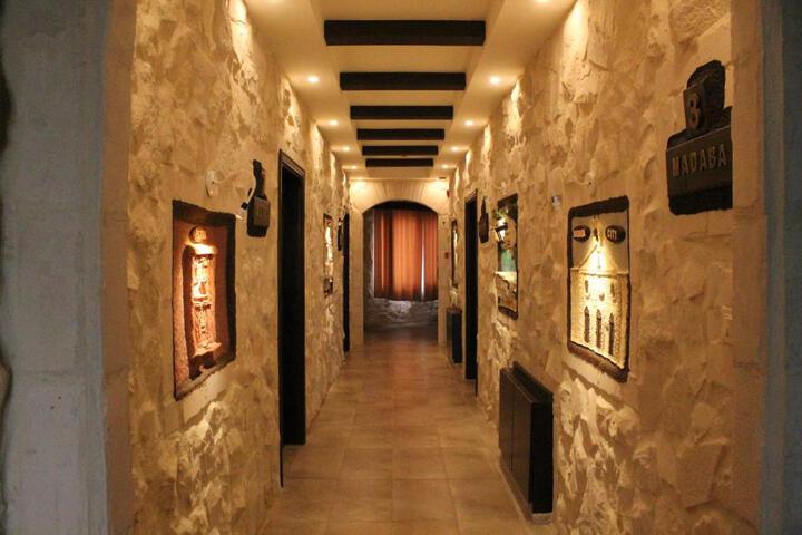 Mount Nebo Hotel & Restaurant Madaba City Center