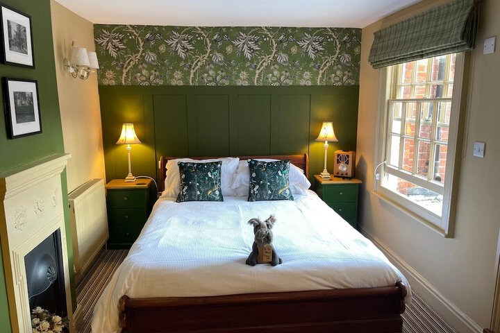 Room 10 of 77