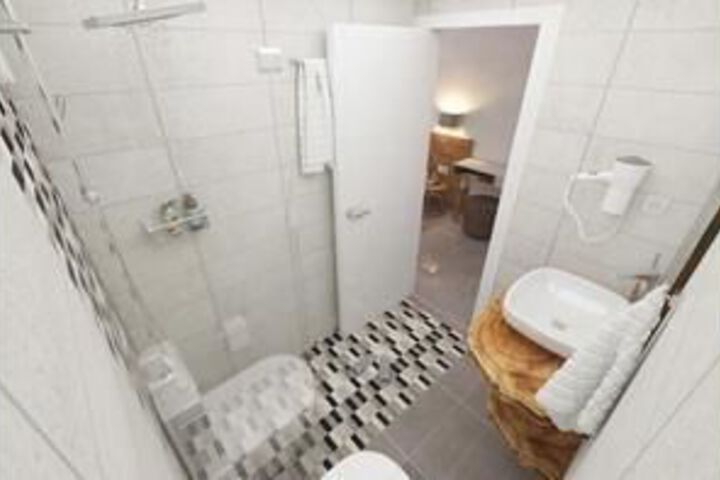 Room 2 of 17