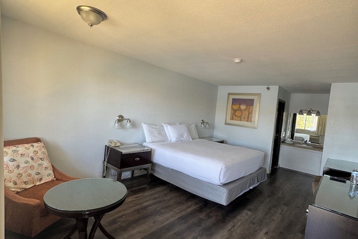 Standard | King Bed (7 of 12)