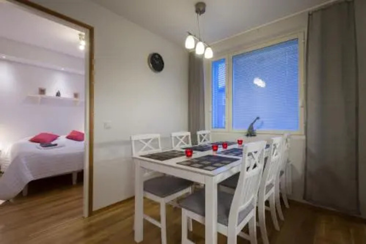 Room 6 of 21