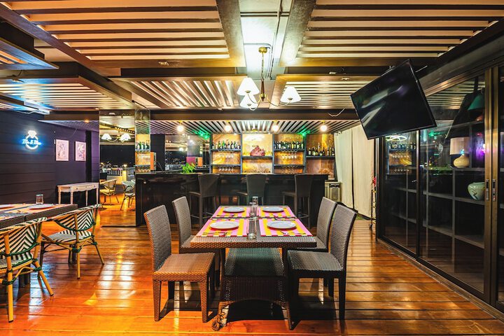 Dining 120 of 139