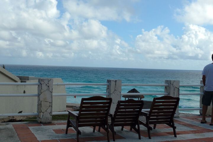 Sundeck 25 of 28