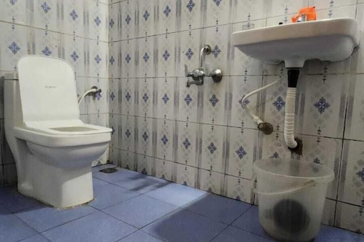 Room 12 of 15