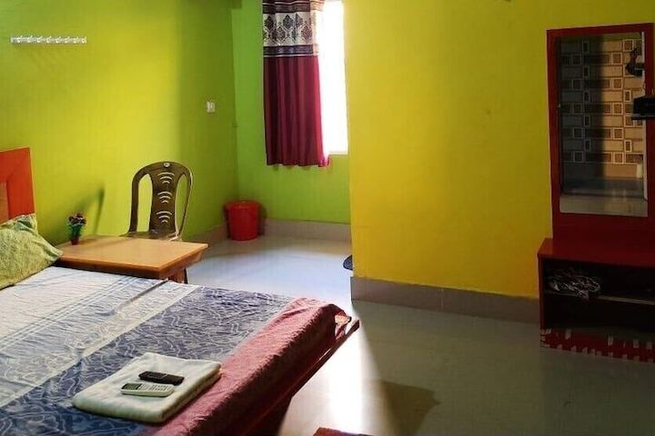 Room 9 of 13
