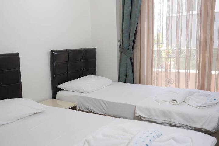 Room 11 of 25
