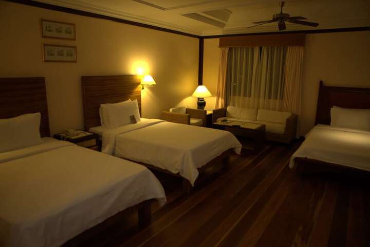 Room 30 of 137