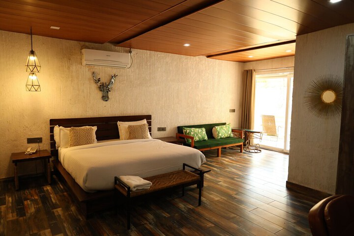 Room 17 of 35