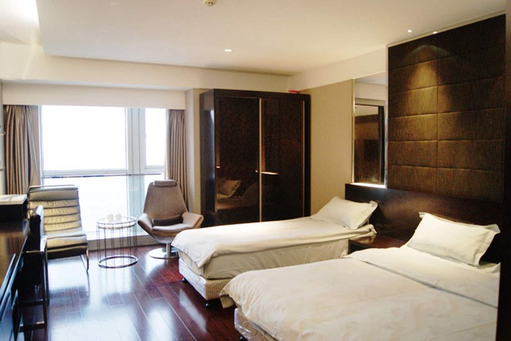Room 25 of 74