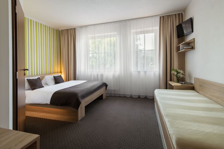 Room 21 of 49