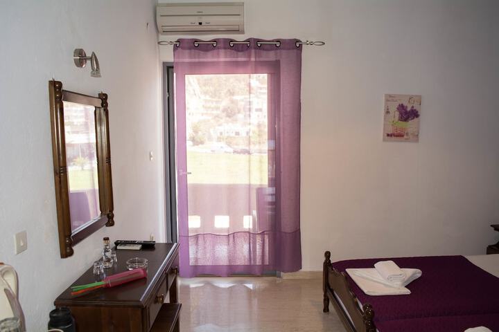 Room 3 of 51