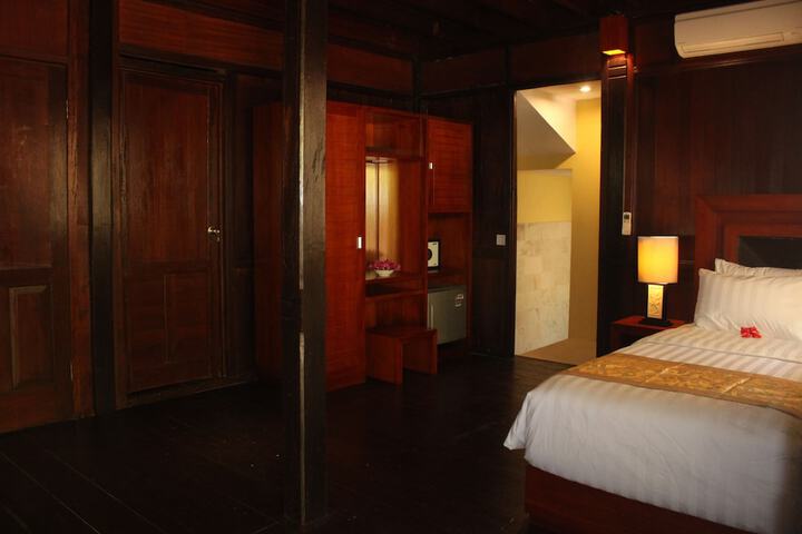 Room 4 of 47