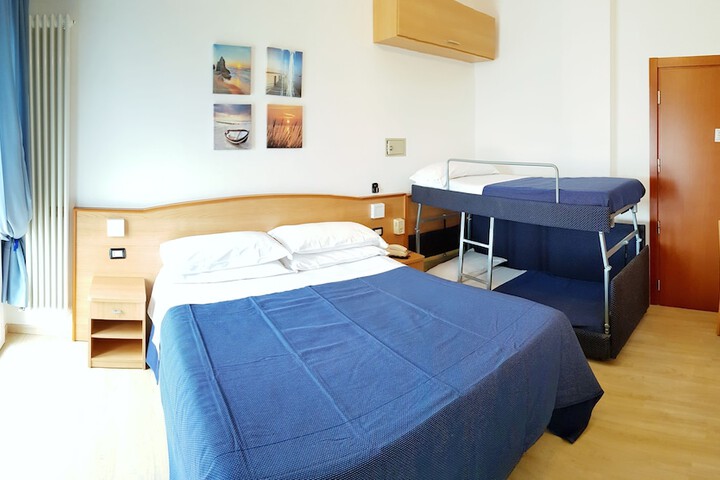 Room 19 of 73