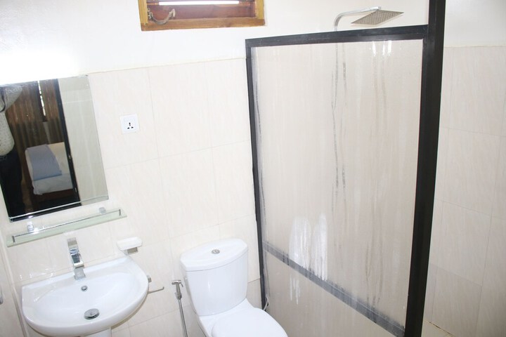Room 18 of 48