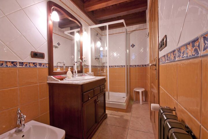 Room 15 of 23
