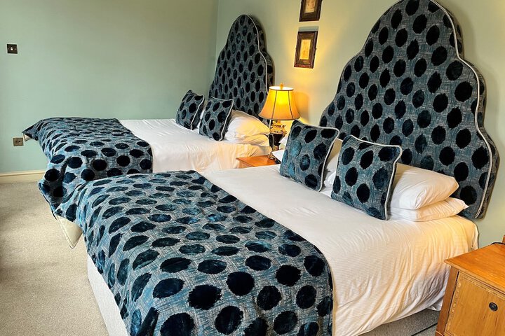 Room 10 of 68